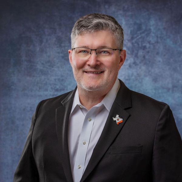 Shawn Schulze headshot