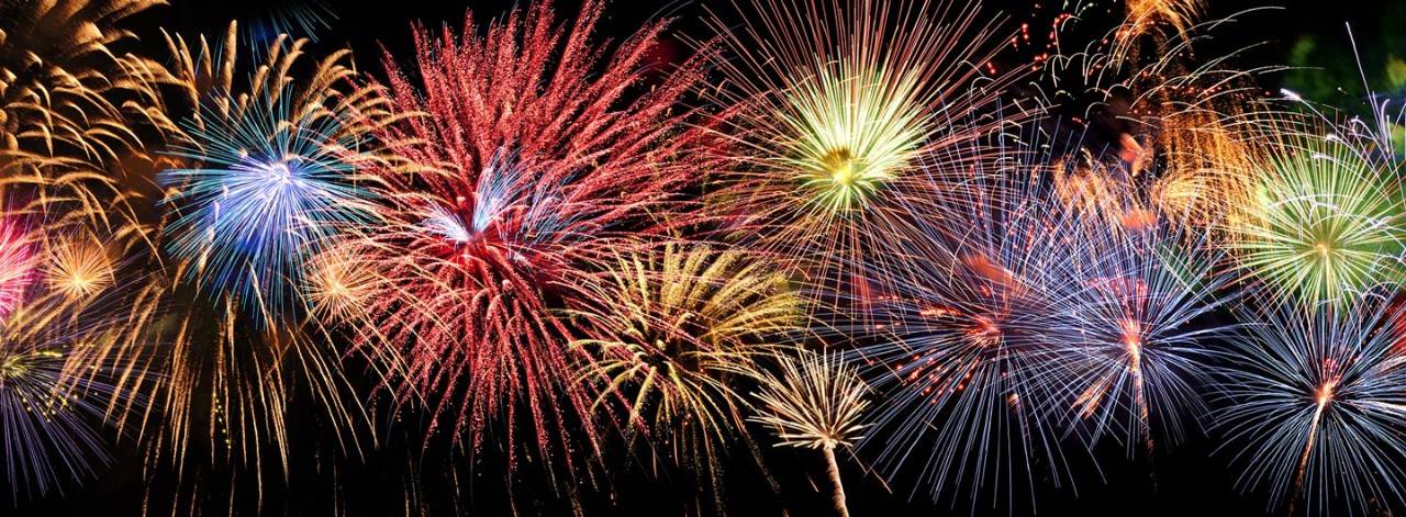 Fireworks of different sizes and color